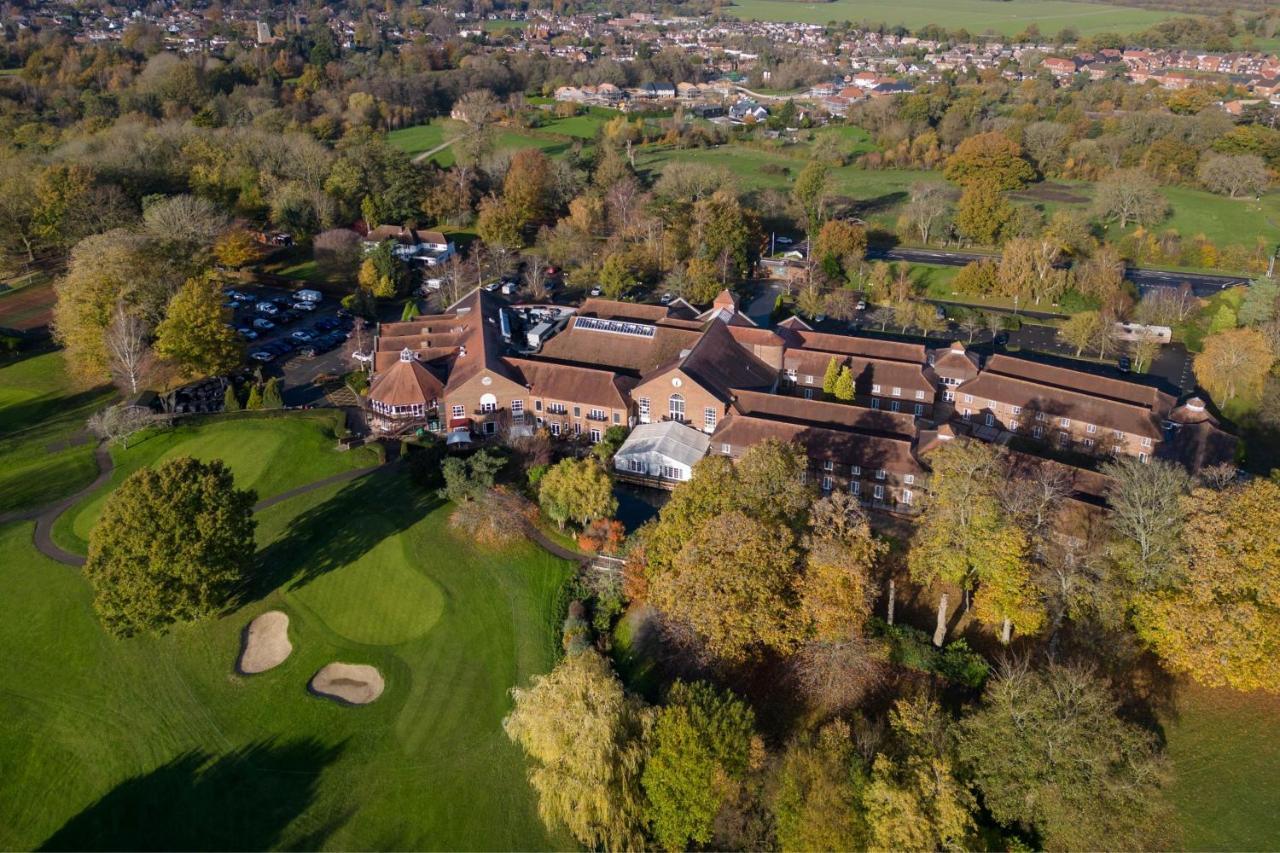 Delta Hotels By Marriott Tudor Park Country Club Maidstone Exterior photo