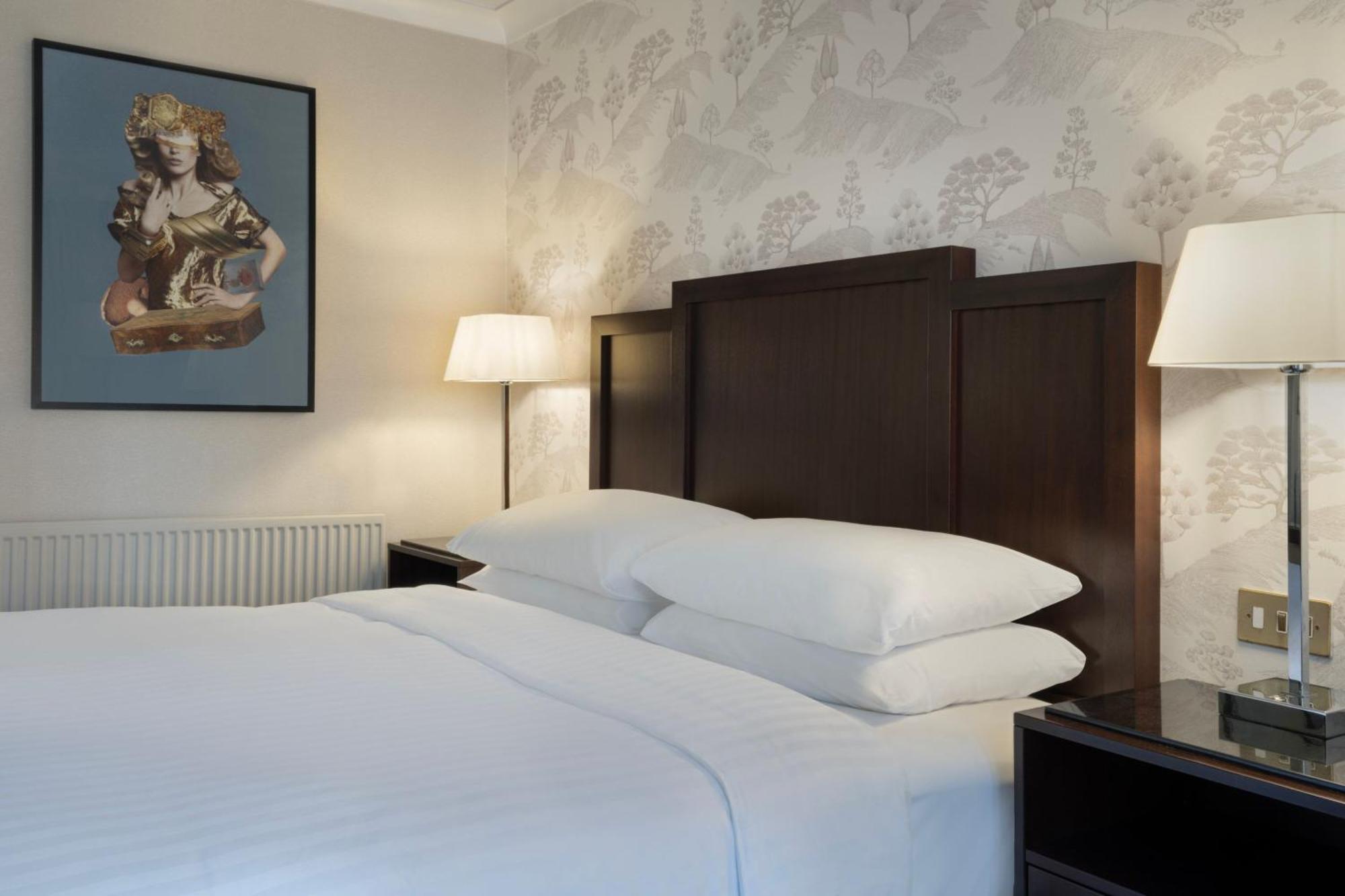 Delta Hotels By Marriott Tudor Park Country Club Maidstone Exterior photo